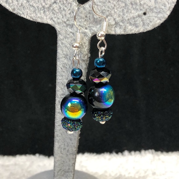 🦋🖤blue and black earrings -very pretty NWOT - Picture 1 of 10
